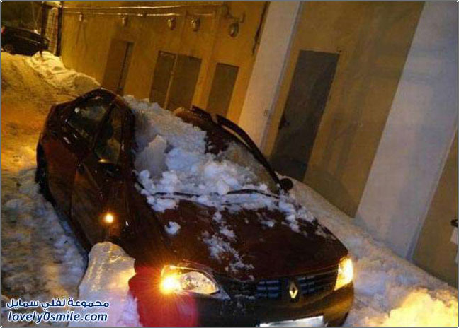 صور: في روسيا لا تترك سيارتك قريبة من أي بناية
