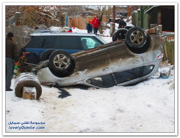 انزلاق السيارات نتيجة الثلوج في روسيا