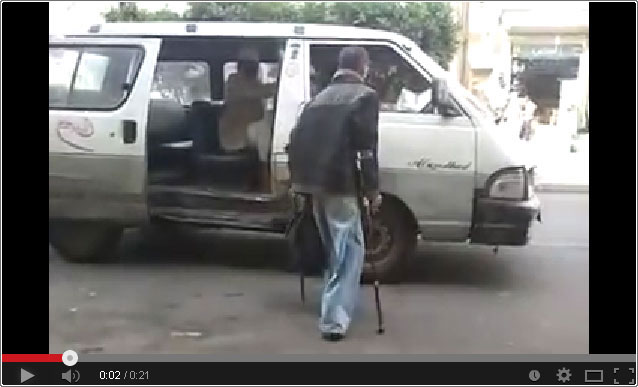فيديو: يمني معاق يركب سيارة بط