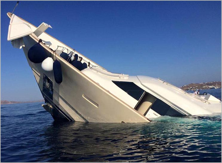 غرق يخت ثمنه 4 ملايين إسترليني في اليونان