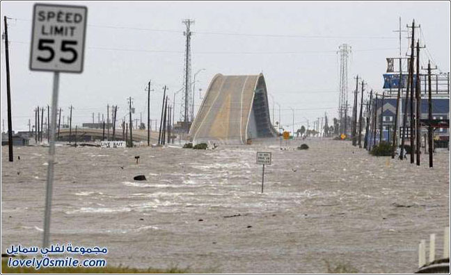 صور من الدمار الذي أحدثه إعصار آيك في سبتمبر لعام 2008