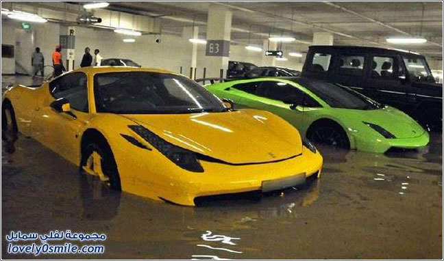 غرق مواقف سيارات في سنغافورة