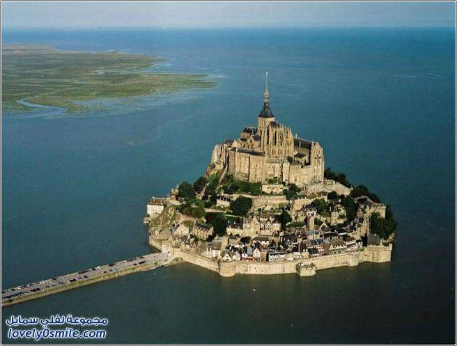 قلعة مونت سانت ميشيل في فرنسا
