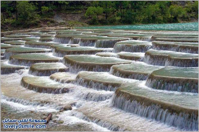 مدرجات المياه في مقاطعة شانجريلا في الصين