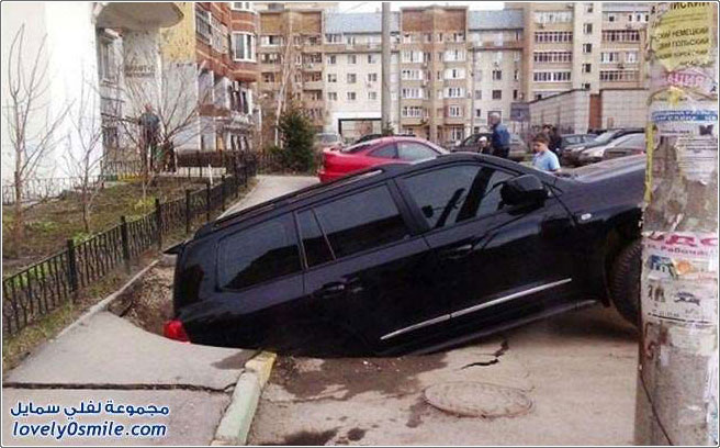صور فيديو: شوارع مدينة روسية تلتهم السيارات يوميا